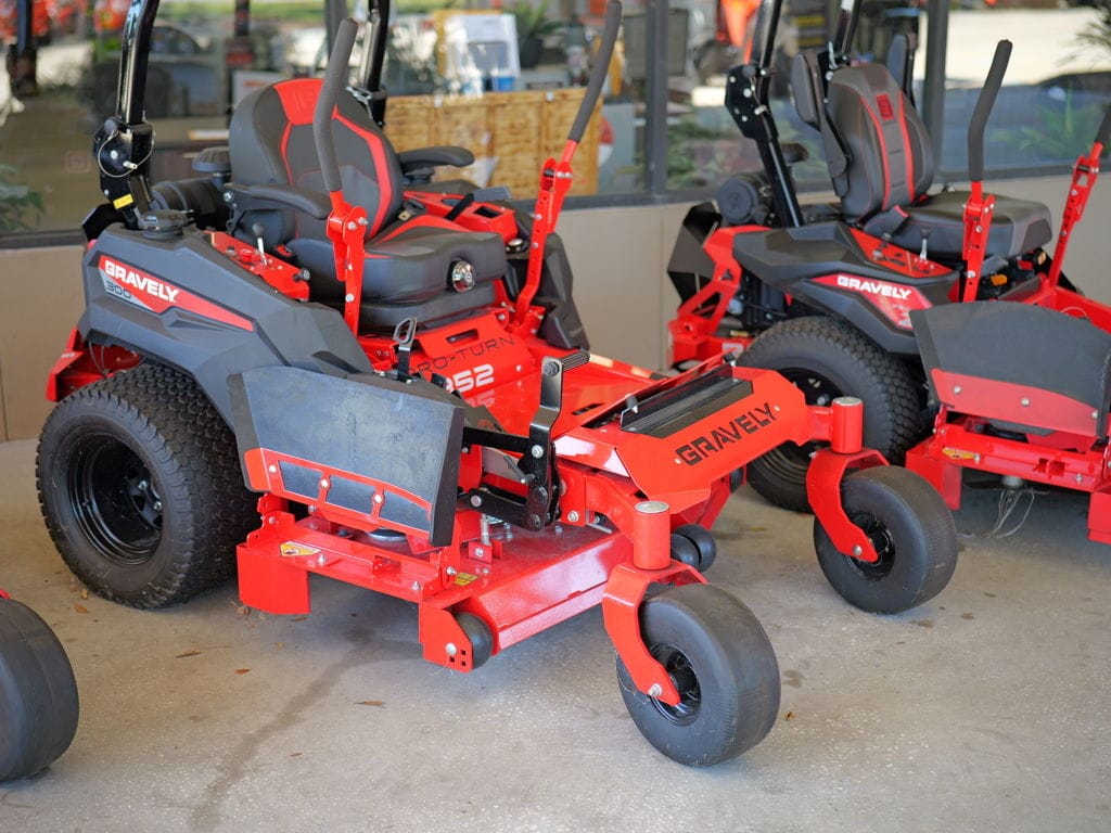 2025 Gravely Pro-Turn 352 Equipment Image0