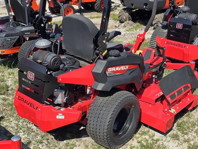 Image of Gravely Pro-Turn 372 equipment image 3