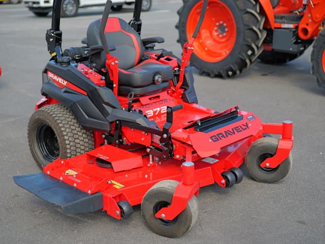 Image of Gravely Pro-Turn 372 equipment image 1