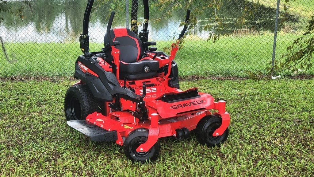 2023 Gravely Pro-Turn 352 Equipment Image0