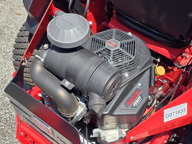 Image of Gravely Pro-Turn 560 equipment image 3