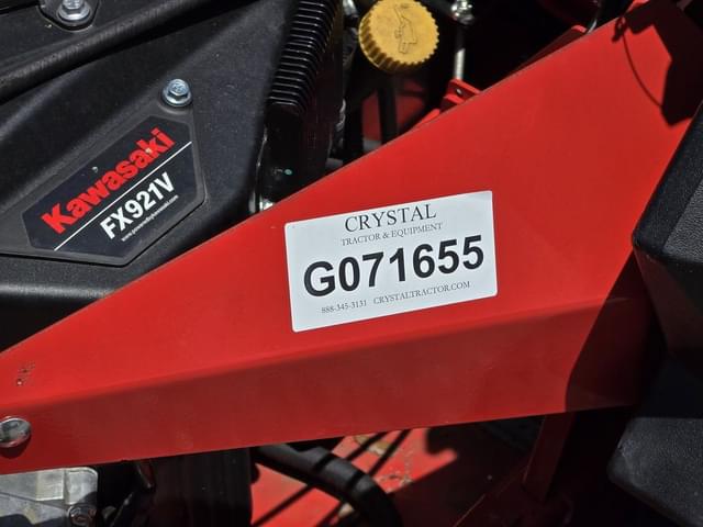 Image of Gravely Pro-Turn 560 equipment image 4