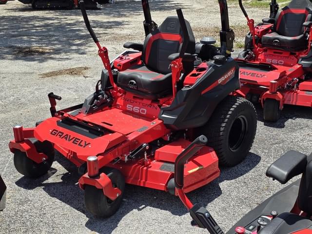 Image of Gravely Pro-Turn 560 equipment image 1
