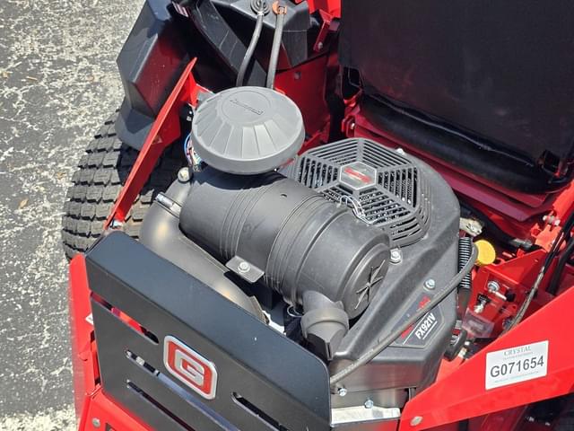 Image of Gravely Pro-Turn 560 equipment image 3