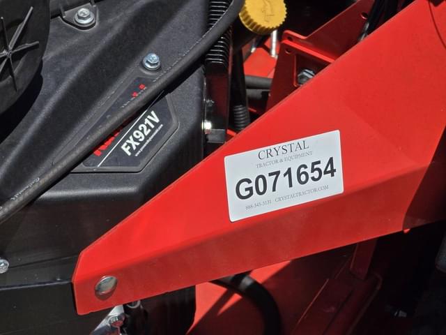 Image of Gravely Pro-Turn 560 equipment image 4