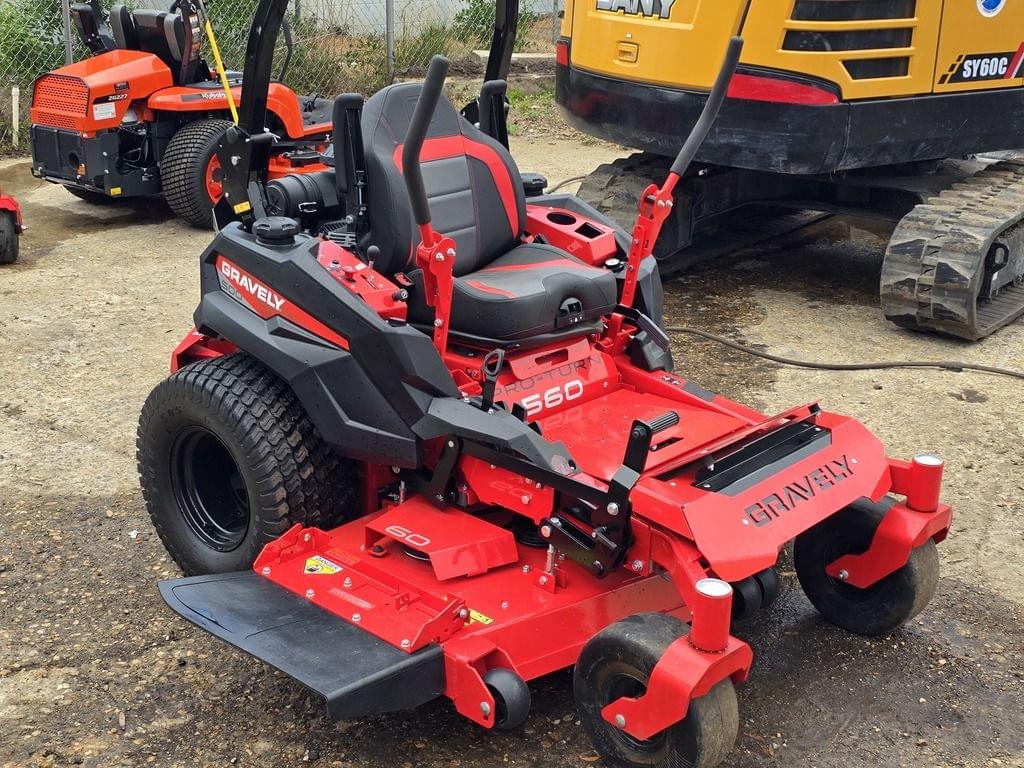 Image of Gravely Pro-Turn 560 Image 0
