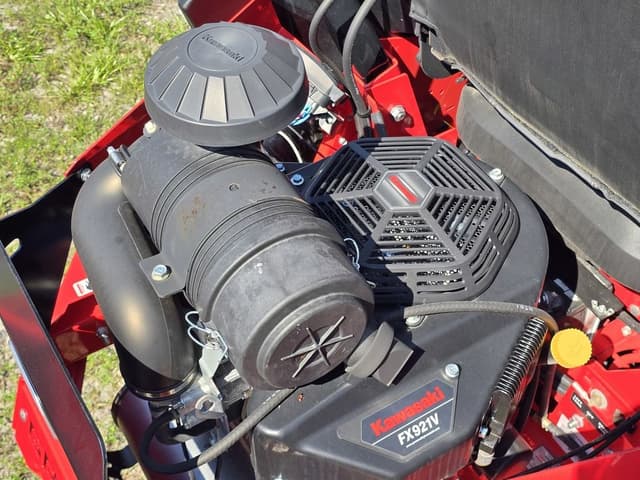 Image of Gravely Pro-Turn Mach One equipment image 3