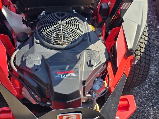 Image of Gravely Pro-Turn Z equipment image 4