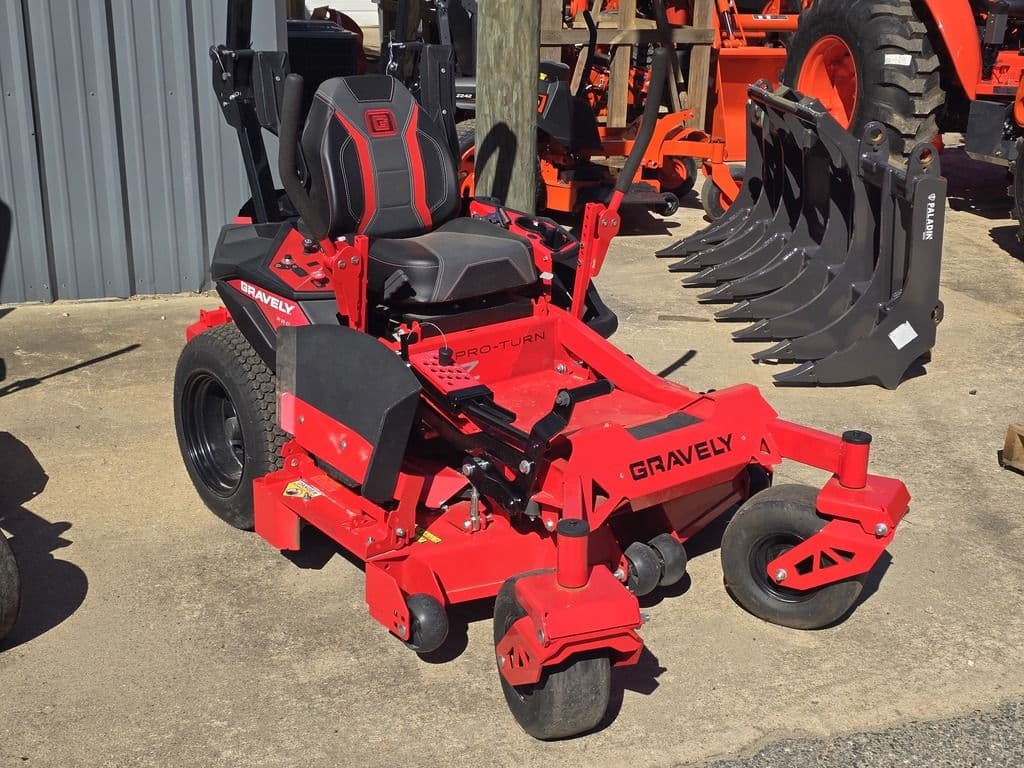 Image of Gravely Pro-Turn Z48 Image 0