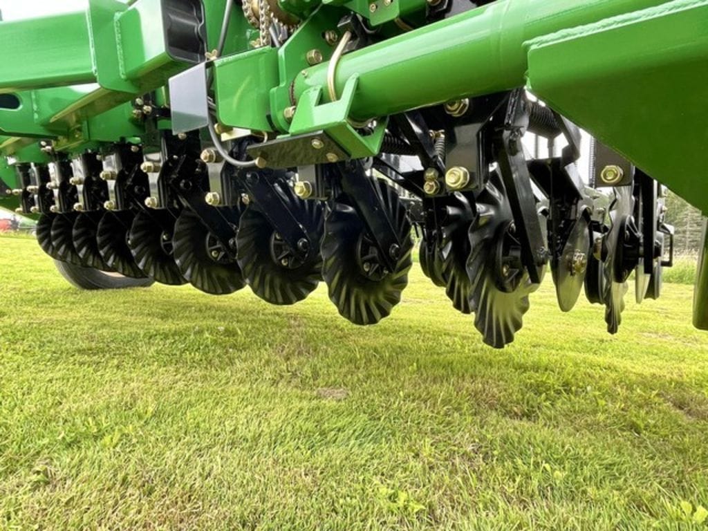 2025 Great Plains 1206NT Equipment Image0