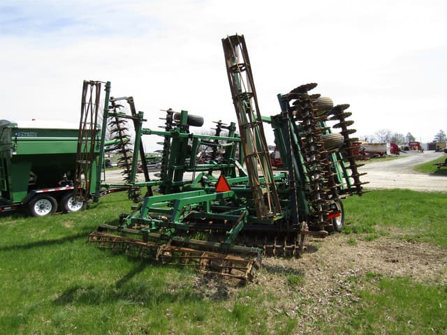 Image of Great Plains 2400TM equipment image 4