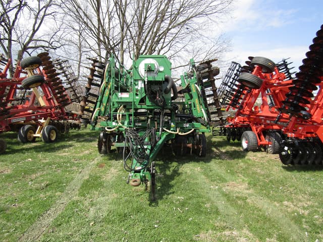 Image of Great Plains 2400TT equipment image 2