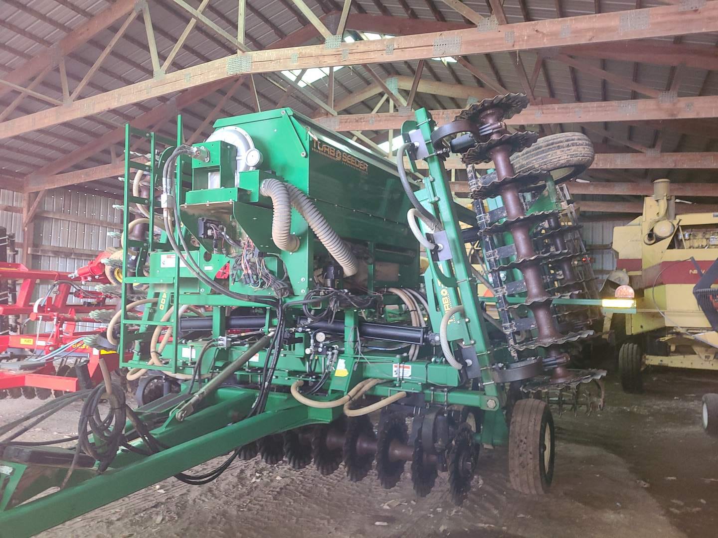 Great Plains 2400TT Equipment Image0