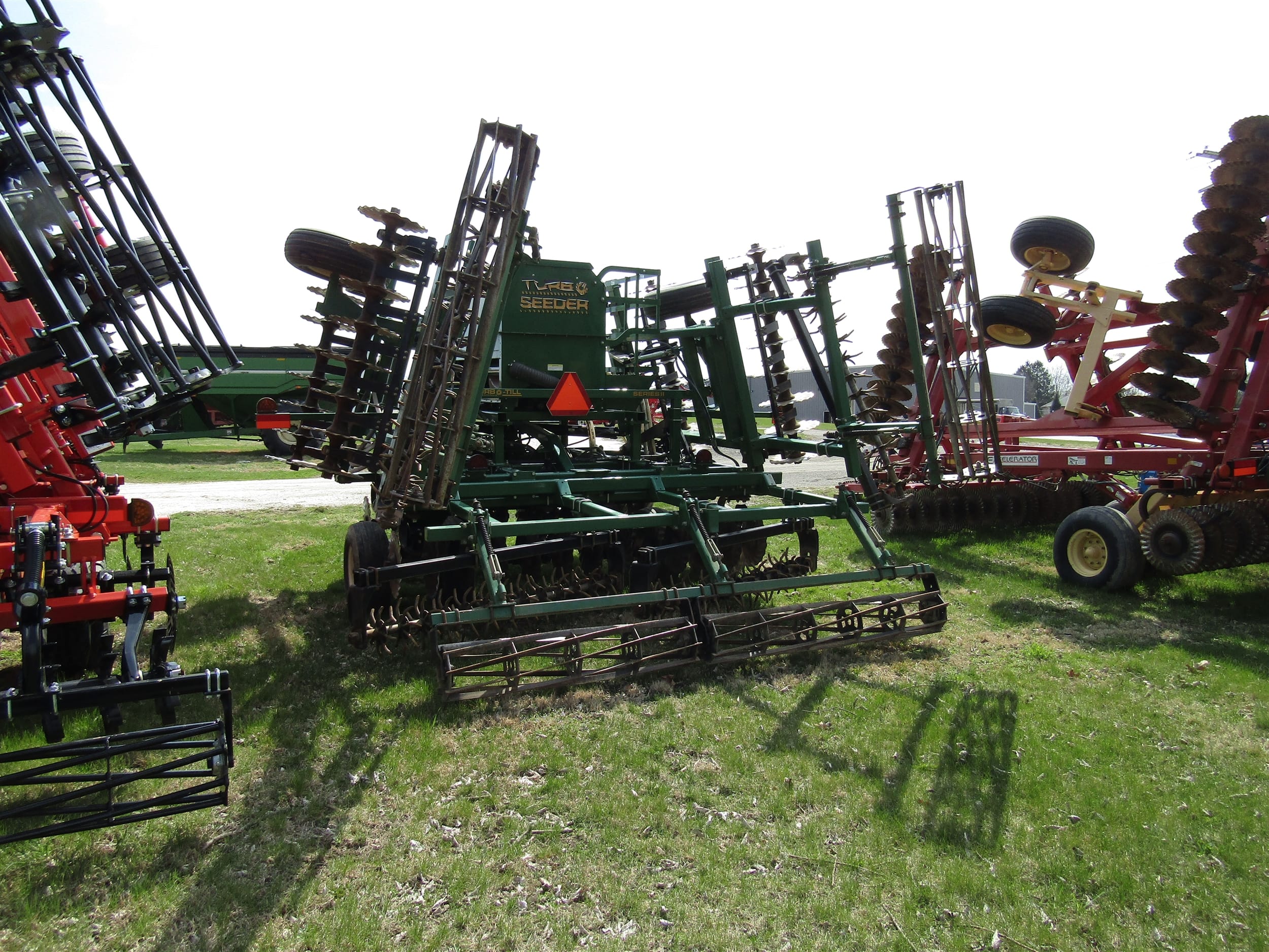 Great Plains 2400TT Equipment Image0