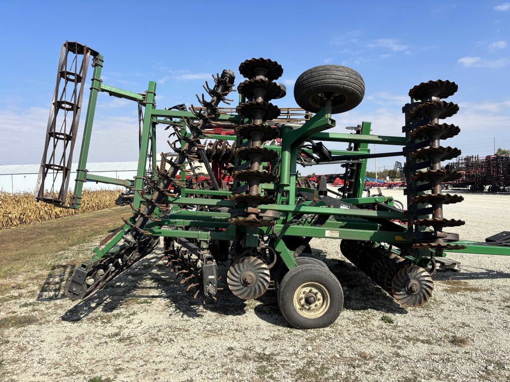 Great Plains 2400TT Equipment Image0