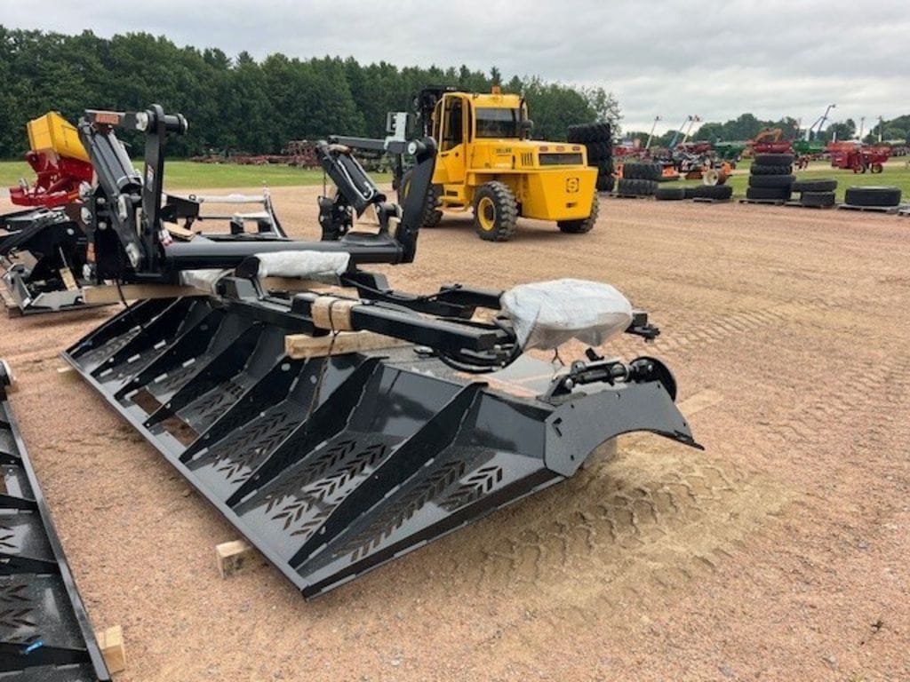 Grouser Ag Pro SS16 Equipment Image0