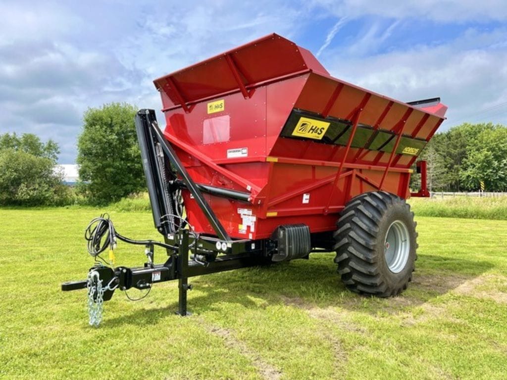 2025 H&S 9215 Equipment Image0