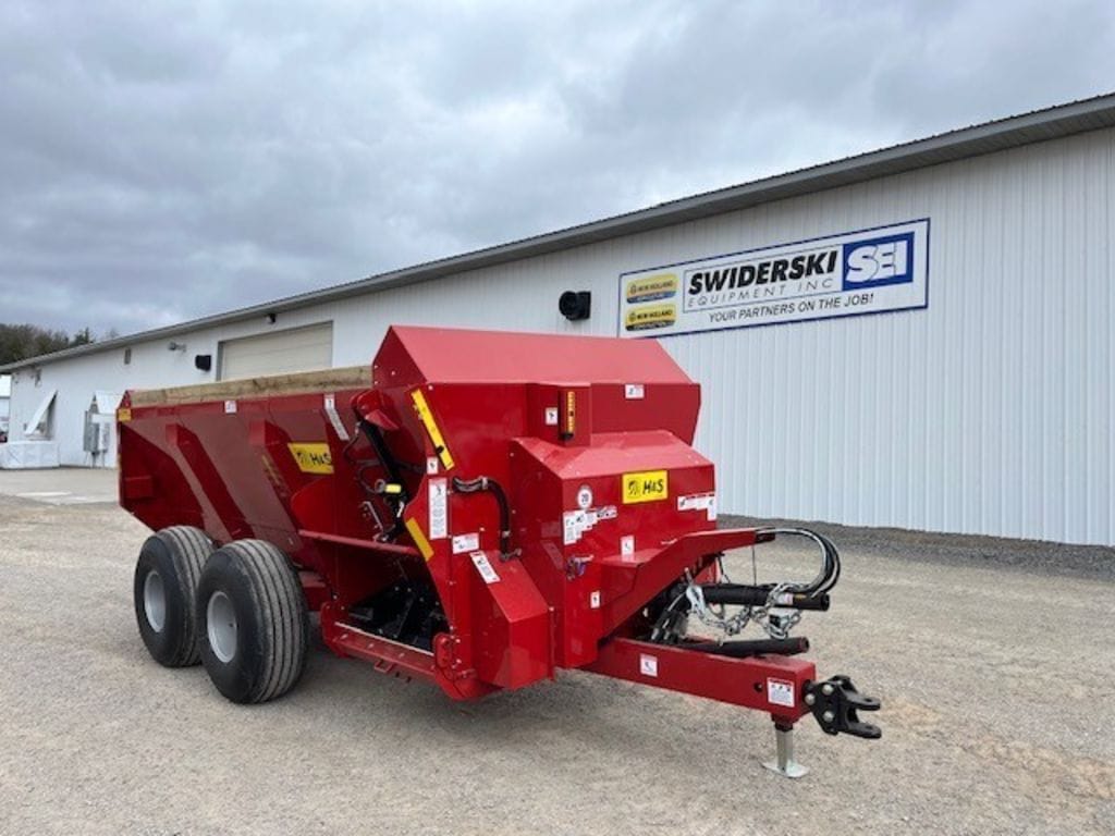 2025 H&S 5226 Equipment Image0