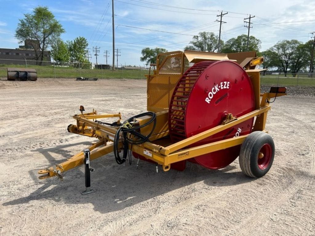 2025 Haybuster 3106 Rock EZE Equipment Image0