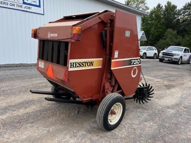 Image of Hesston 730  equipment image 2