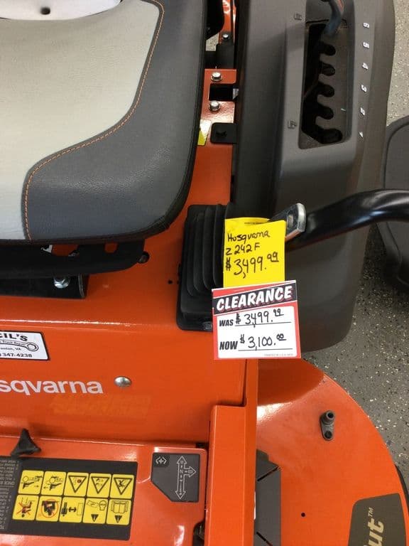 Image of Husqvarna Z242F Image 1