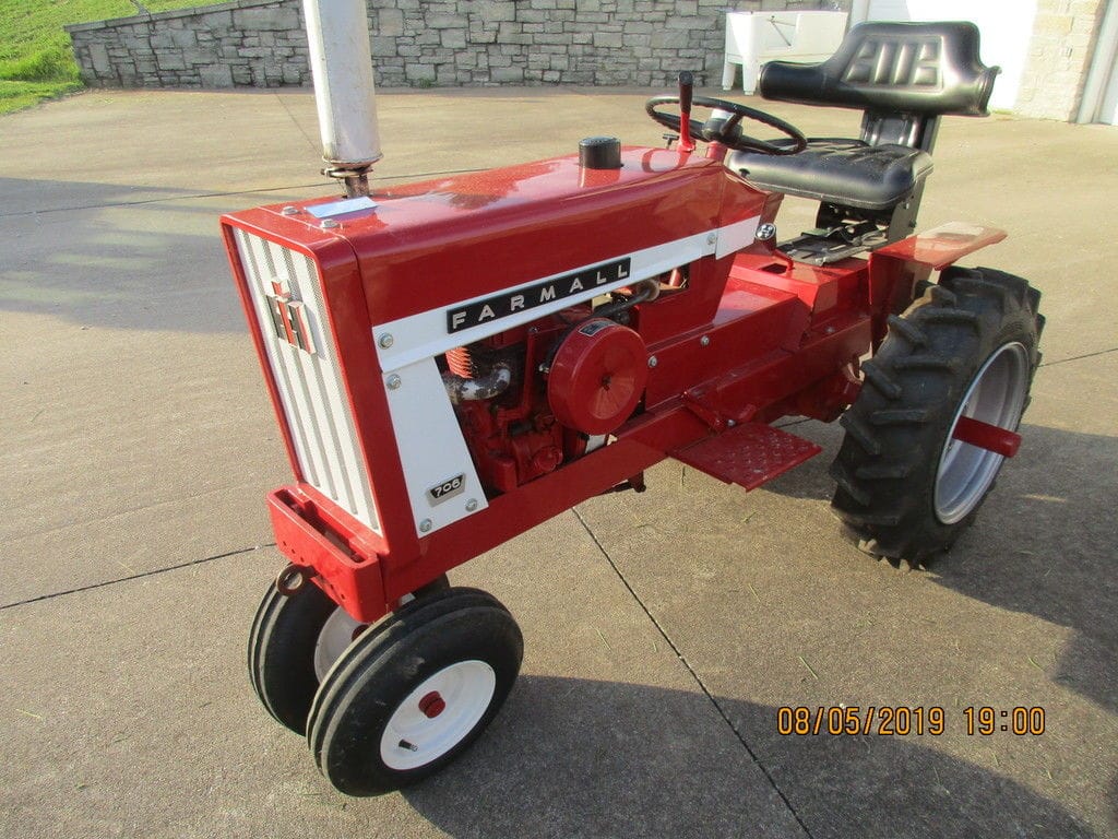 International Harvester 706 Equipment Image0