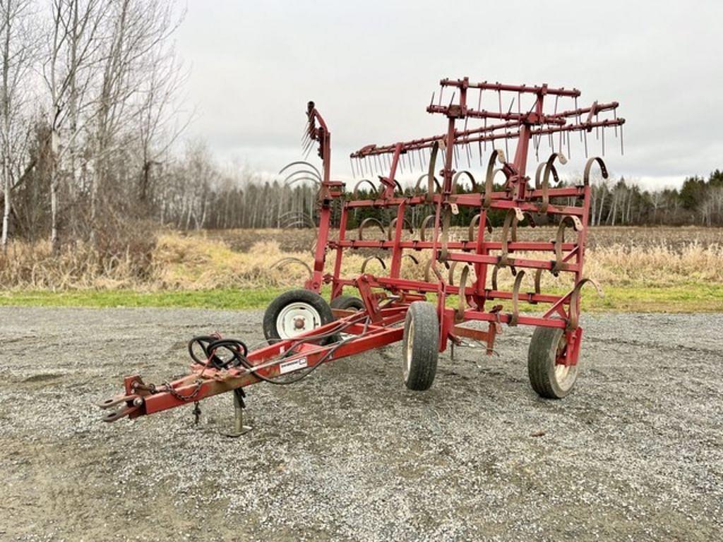 Image of International Harvester 352 Primary image