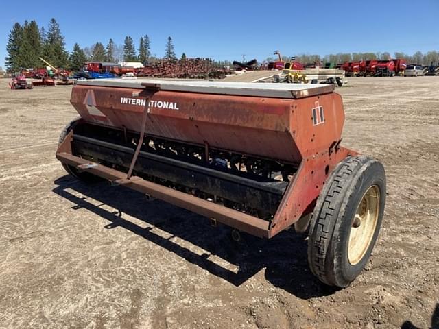 Image of International Harvester 510 equipment image 3