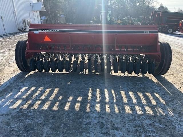 Image of International Harvester 5100 equipment image 3