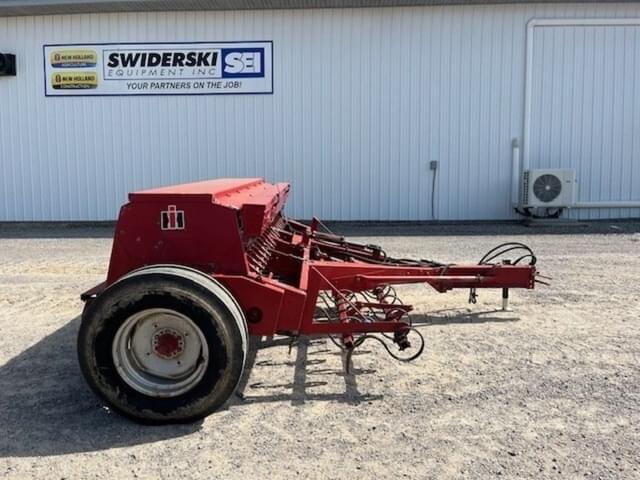 Image of International Harvester 5100 equipment image 1