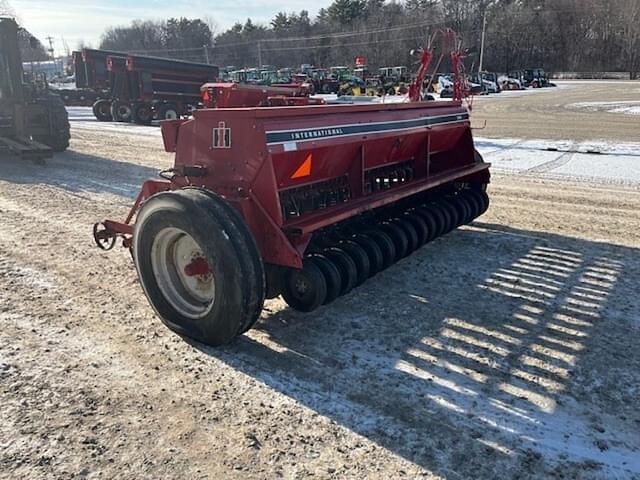 Image of International Harvester 5100 equipment image 4