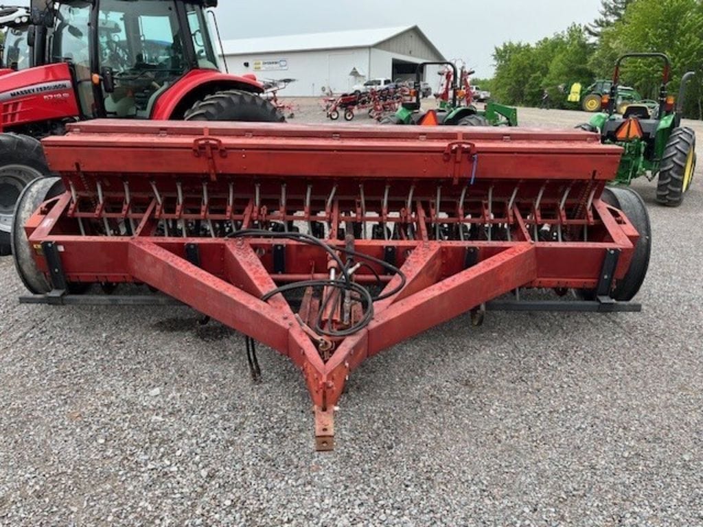 International Harvester 5100 Equipment Image0