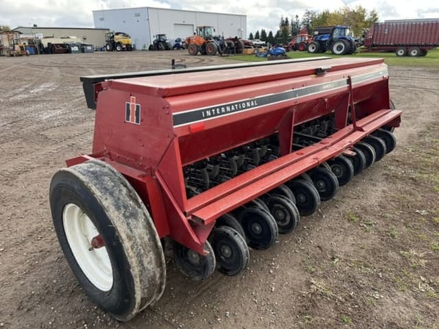 Image of International Harvester 5100 equipment image 2