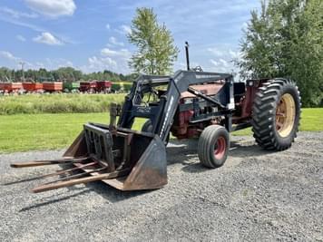 Main image International Harvester 884