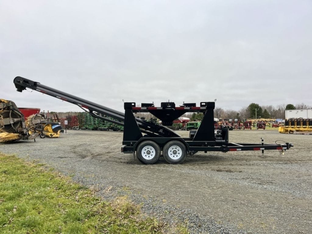 2024 J&M Speed Tender C450 Equipment Image0