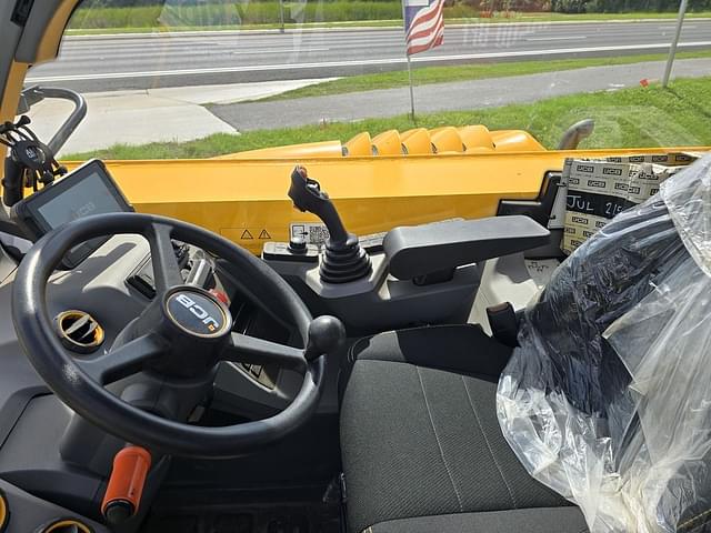 Image of JCB 542-70 Agri Plus equipment image 3