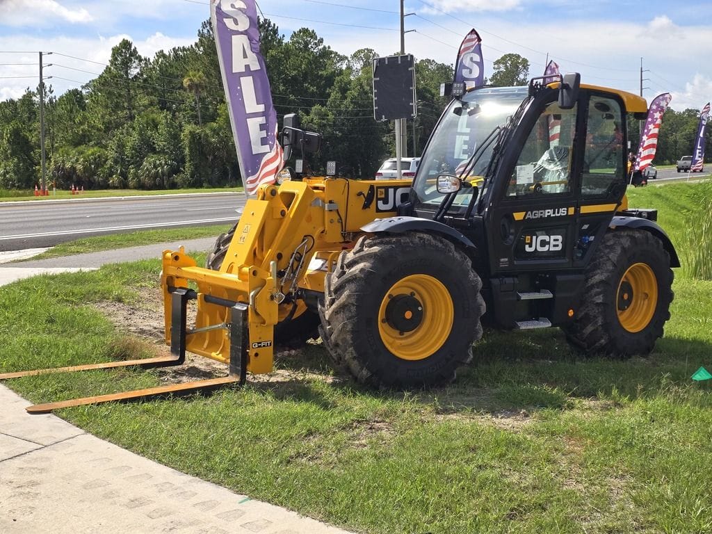 2024 JCB 542-70 Agri Plus Equipment Image0