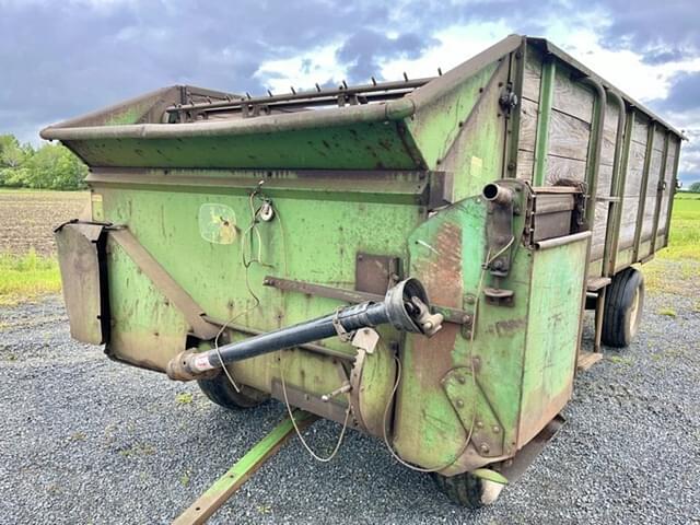 Image of John Deere 122 equipment image 2