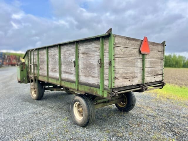 Image of John Deere 122 equipment image 4