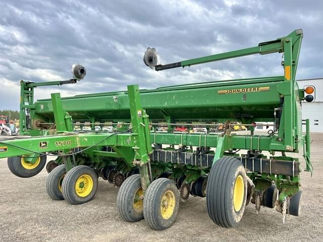 Image of John Deere 1530 equipment image 2