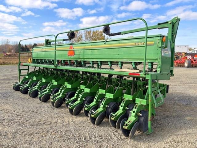 Image of John Deere 1530 equipment image 3
