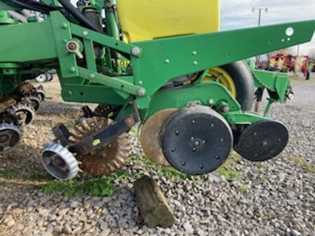 Image of John Deere 1760 equipment image 4