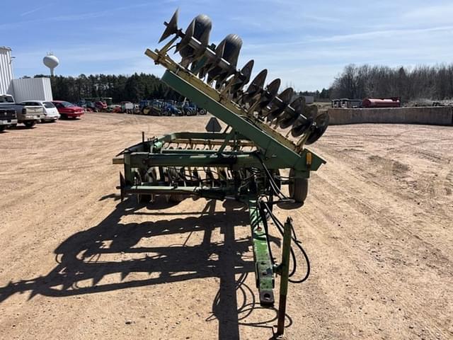 Image of John Deere T0220 equipment image 1