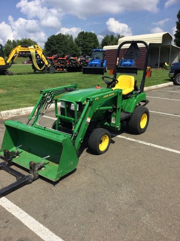 John Deere 2210 Equipment Image0