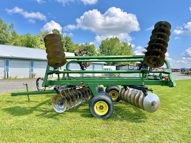 Image of John Deere 230 equipment image 3