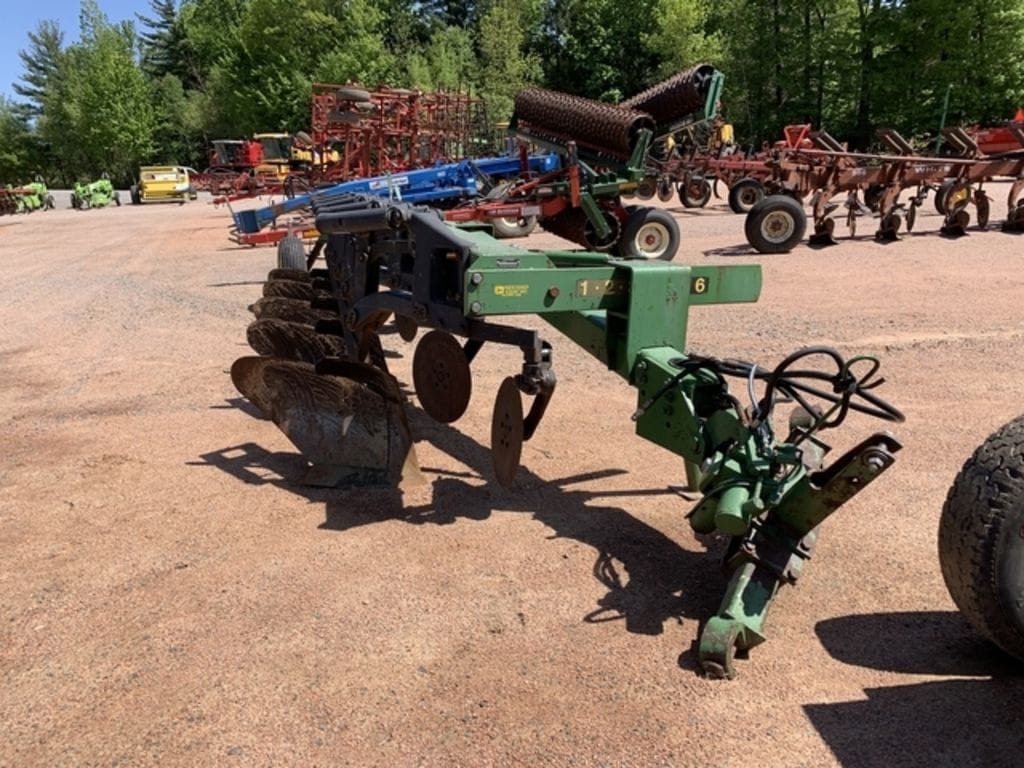 John Deere 2700 Equipment Image0