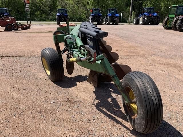 Image of John Deere 2700 equipment image 3