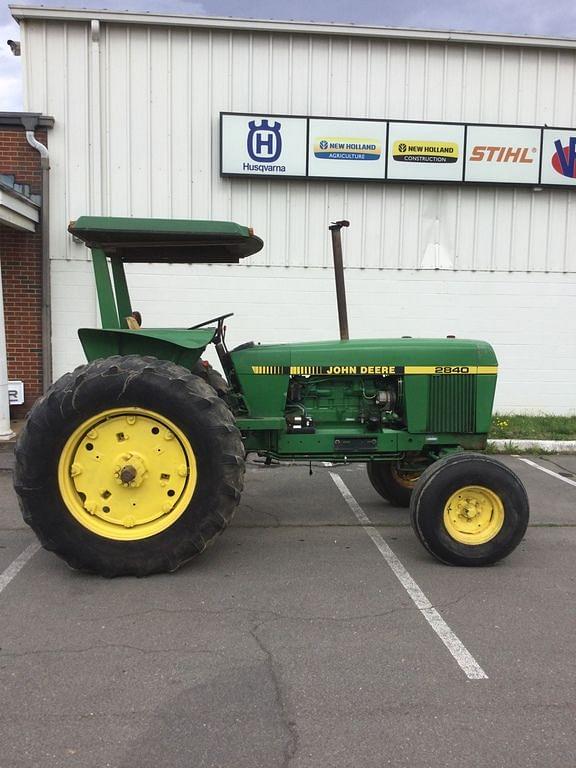 Image of John Deere 2840 equipment image 4