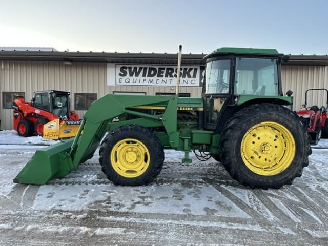 Image of John Deere 3155 equipment image 1