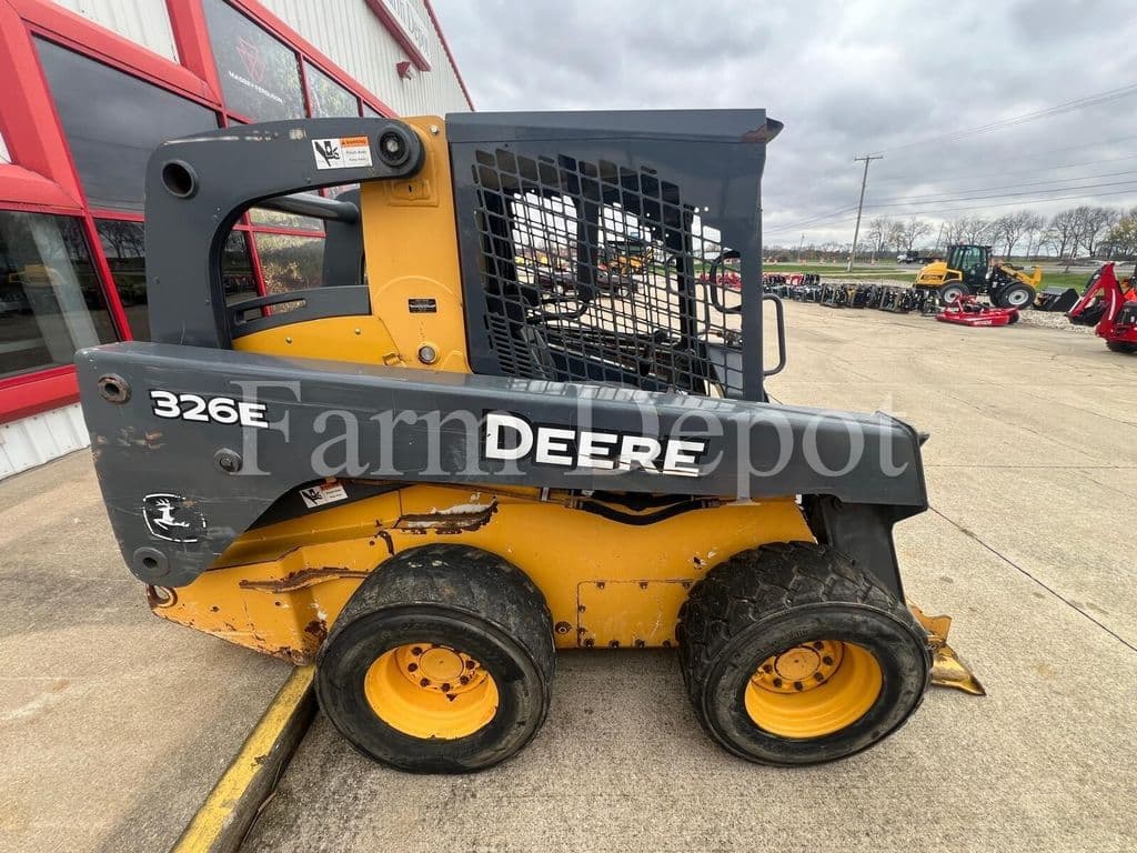 Image of John Deere 326E Image 1